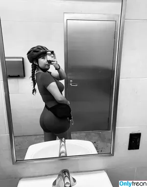 Lydiathecreator / Mayramazing / lydia.creates2 nude photo #0002
