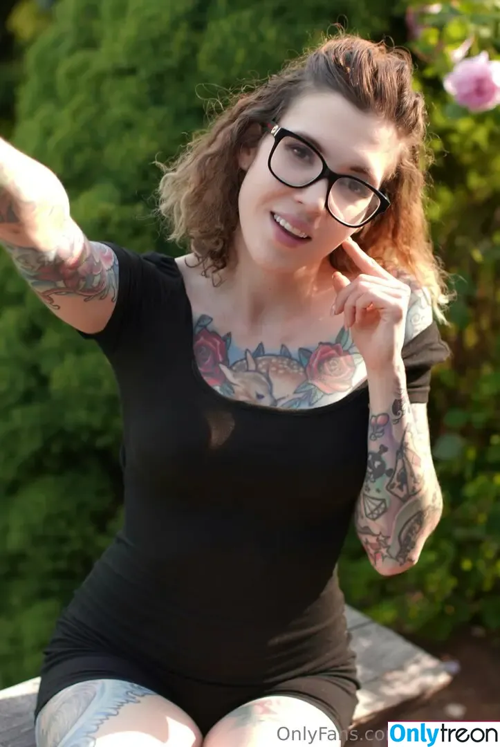 lyfigreens nude photo #0133 (Lyfi Greens / yourprettylufi)