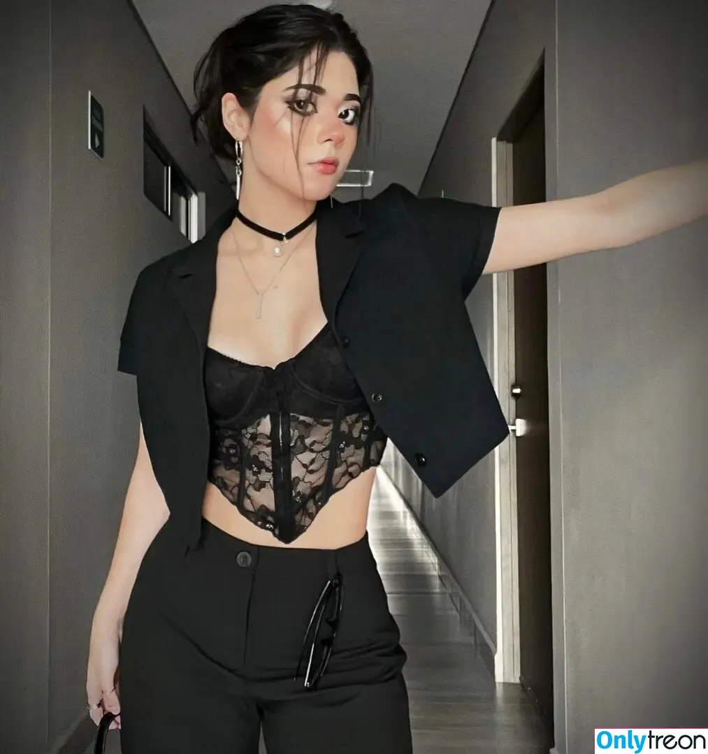 Lynda Parra nude photo #0039 (Lyndaparra / linadelaparra / lynda_parra)