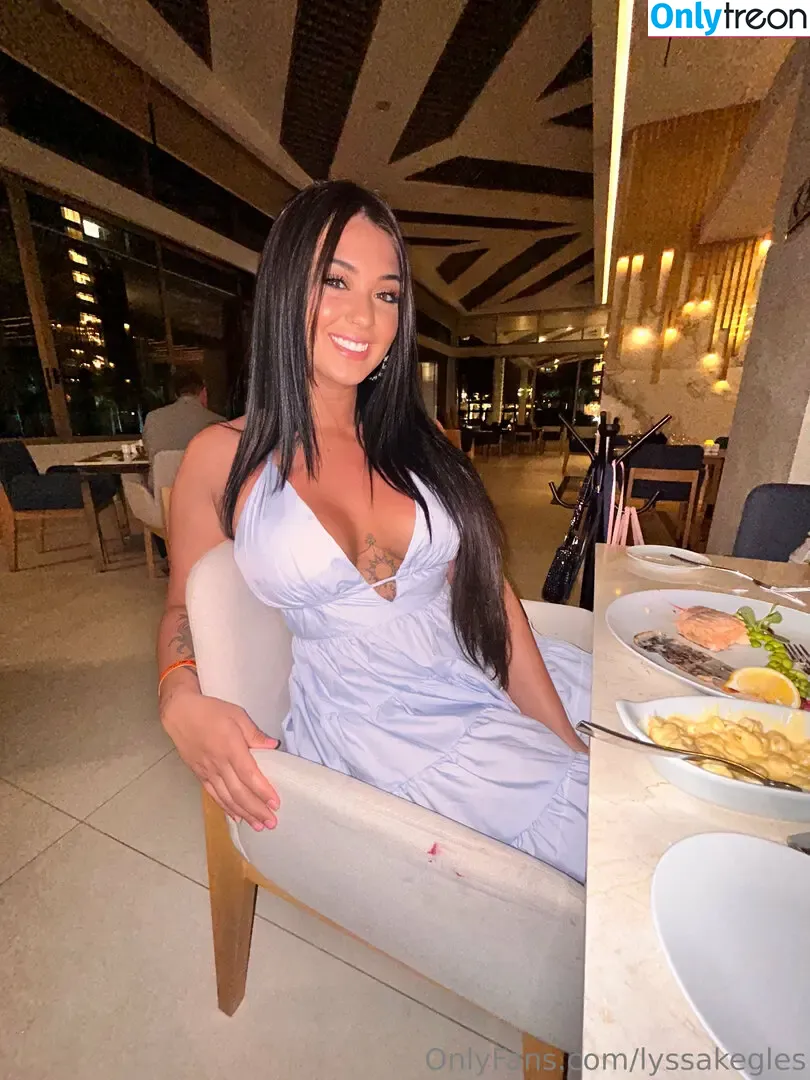 lyssakegles nude photo #0011 (lyssakegles)