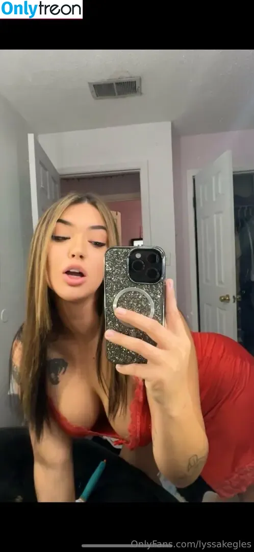 lyssakegles nude photo #0021 (lyssakegles)