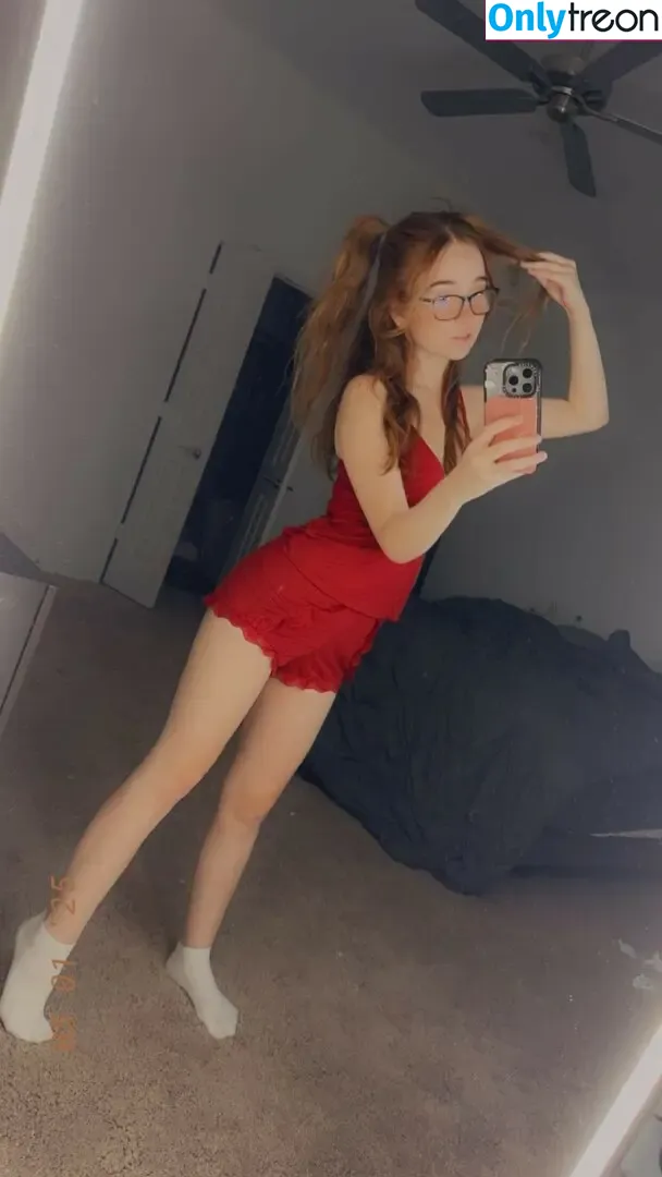 Lyssaurora nude photo #0767 (Lyssaurora)