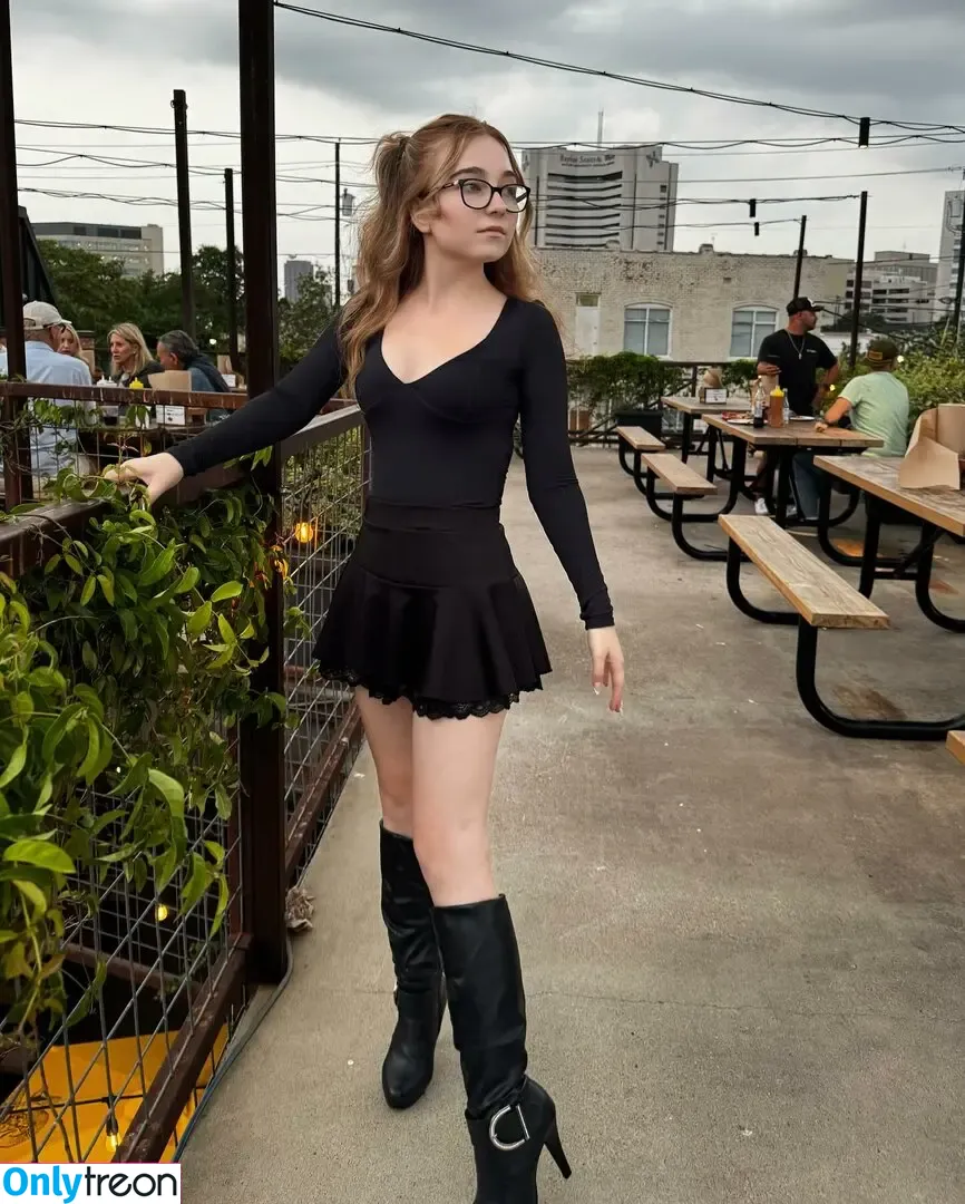 Lyssaurora nude photo #1314 (Lyssaurora)