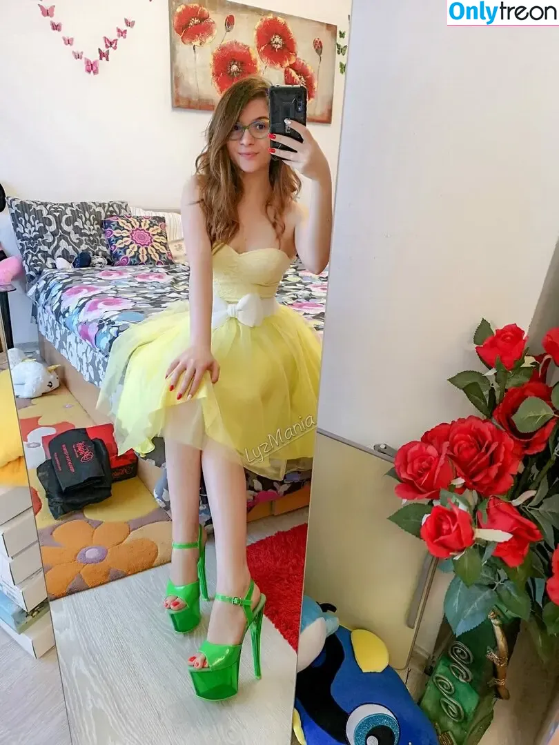 Lyzmania nude photo #0057 (lyzmania_)