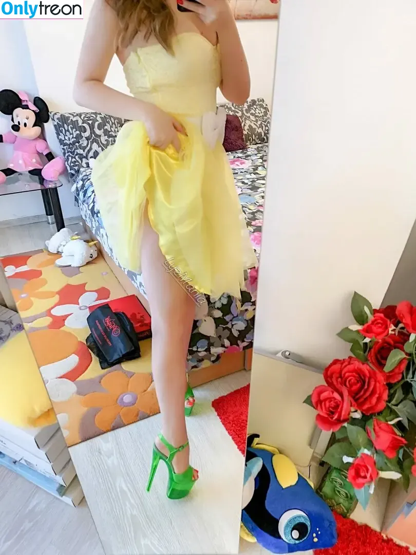 Lyzmania nude photo #0212 (lyzmania_)
