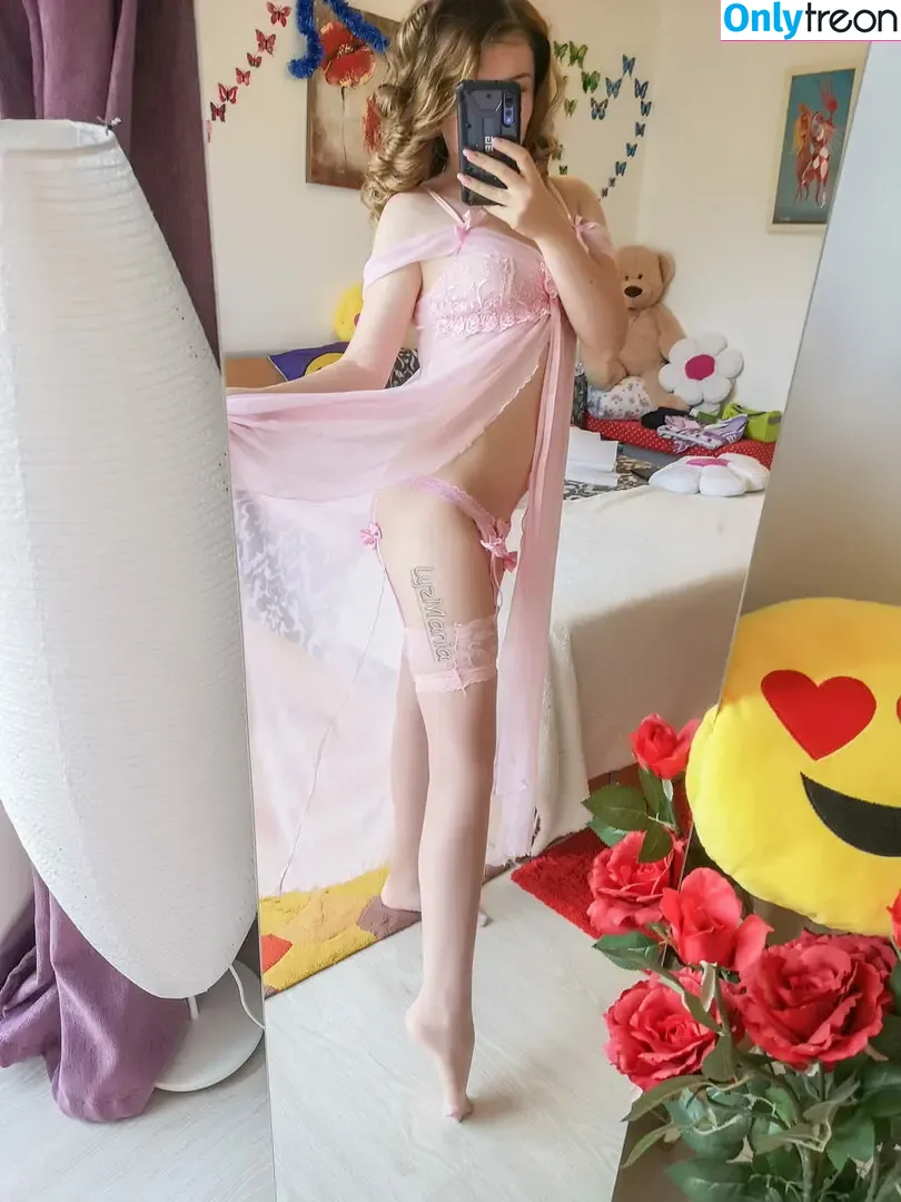 Lyzmania nude photo #0286 (lyzmania_)