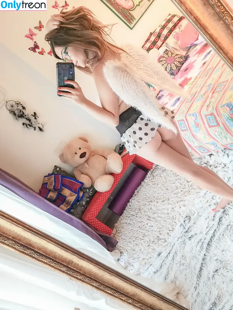 Lyzmania nude photo #0395 (lyzmania_)