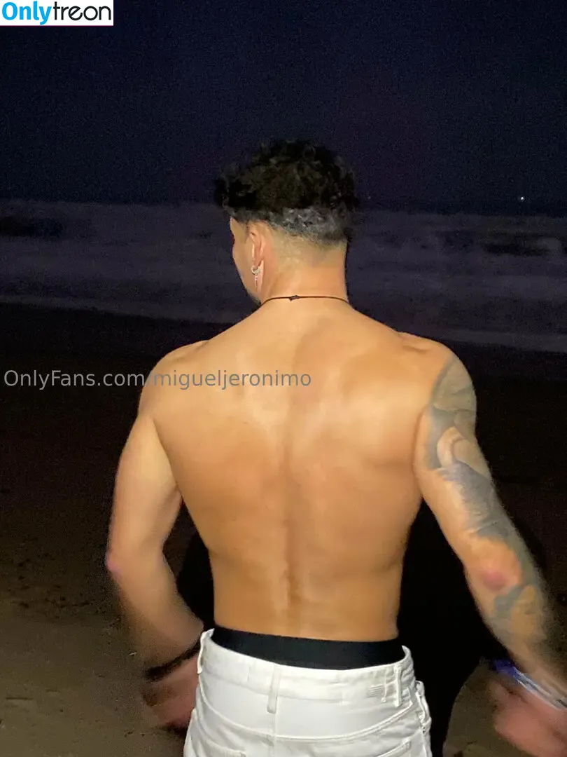 m_i_g_u_e_l_kj nude photo #0001 (miguelkj)