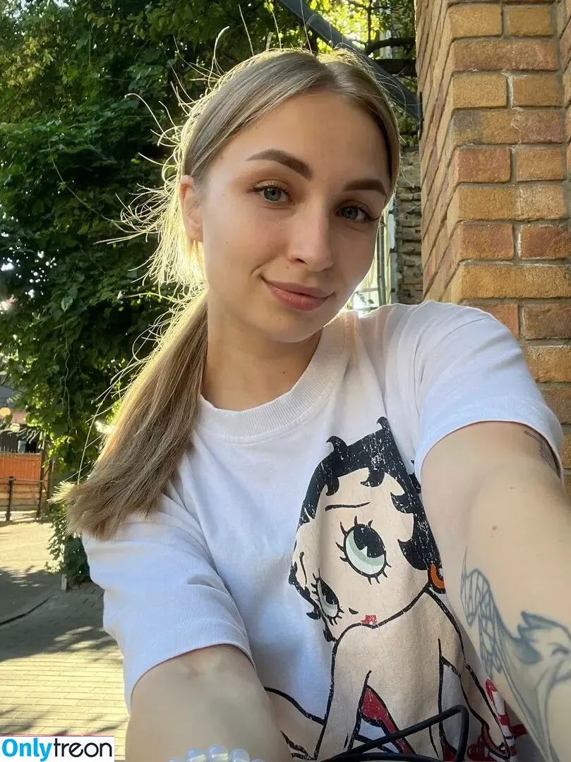 m_ykvchk nude photo #0028 (yourr_cherryyy)