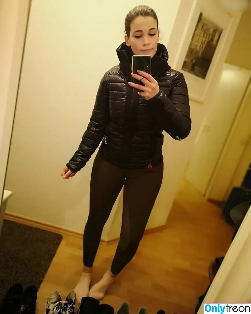 M3llytheone nude photo #0011 (M3llytheone)