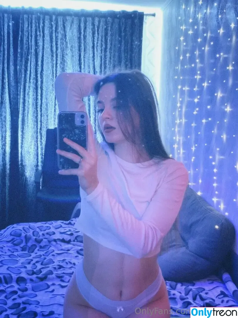 maaevee nude photo #0003 (maeveinamerica)