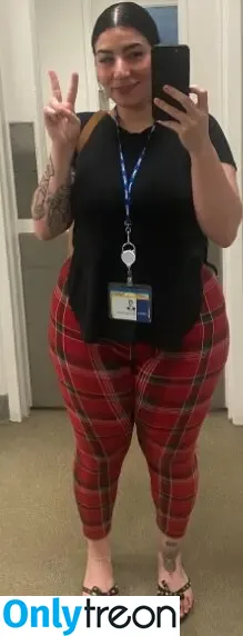 macaronimicaela nude photo #0012 (mothertruckermicaela)