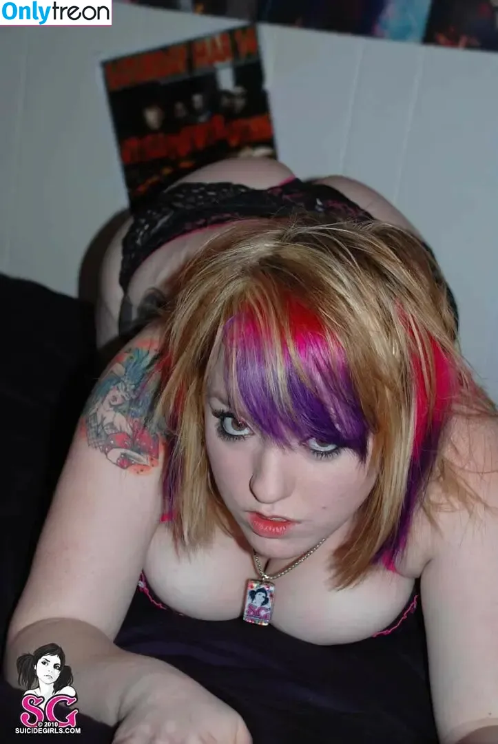 Macismycrack nude photo #0016 (maciemayx)