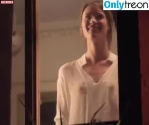 Mackenzie Davis / tmackenziedavis nude photo #0131