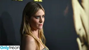 Mackenzie Davis / tmackenziedavis nude photo #0134