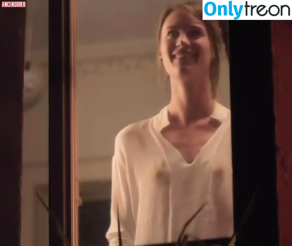 Mackenzie Davis nude photo #0131 (tmackenziedavis)