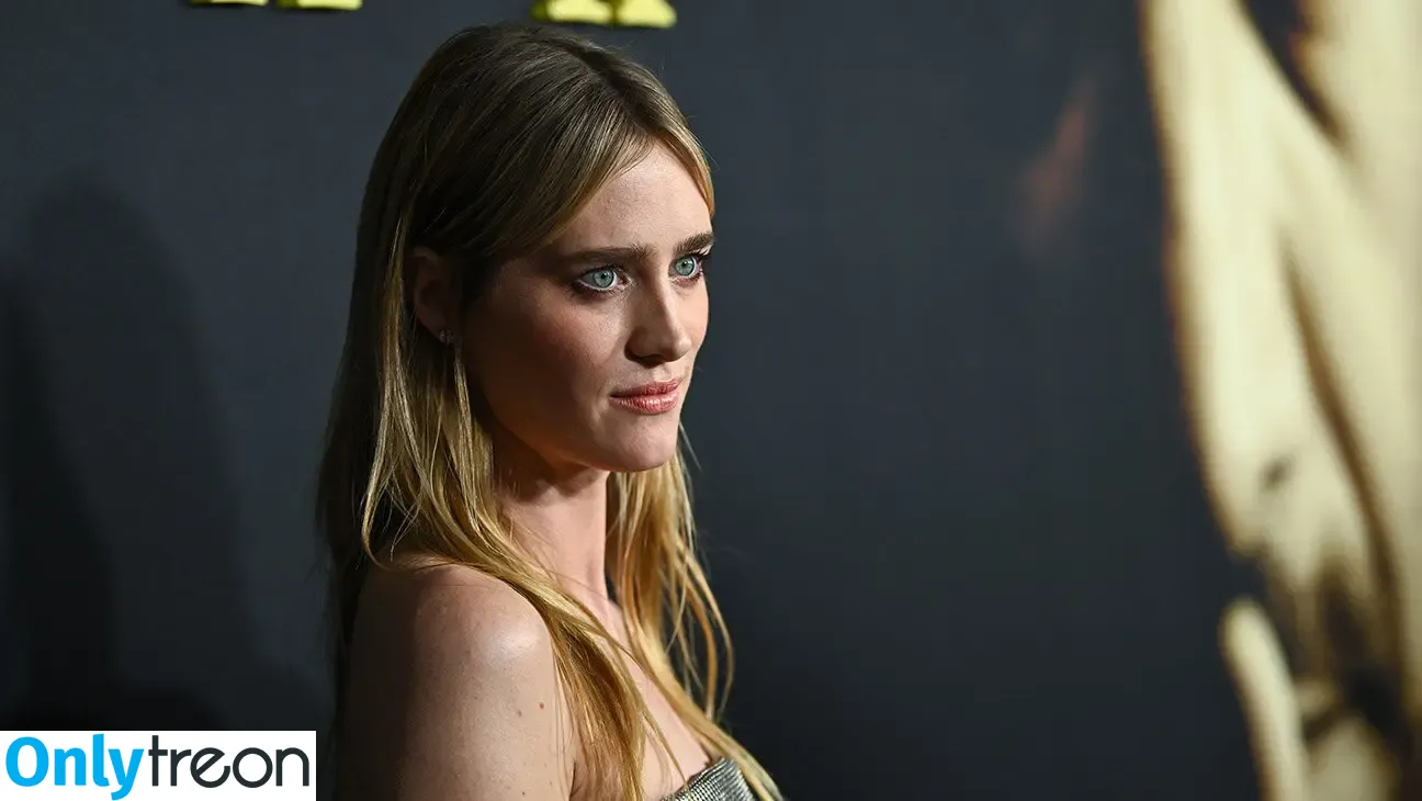 Mackenzie Davis nude photo #0134 (tmackenziedavis)