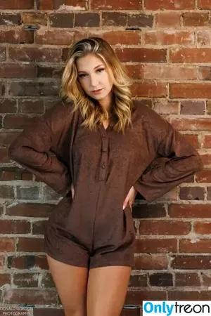 Mackenzie Lubeck / mackenzielynnlubeck nude photo #0012