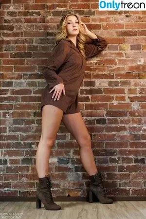 Mackenzie Lubeck / mackenzielynnlubeck nude photo #0015