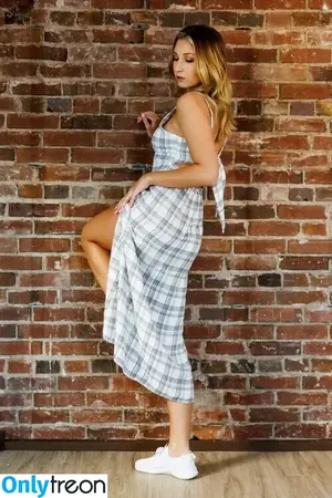 Mackenzie Lubeck / mackenzielynnlubeck nude photo #0037
