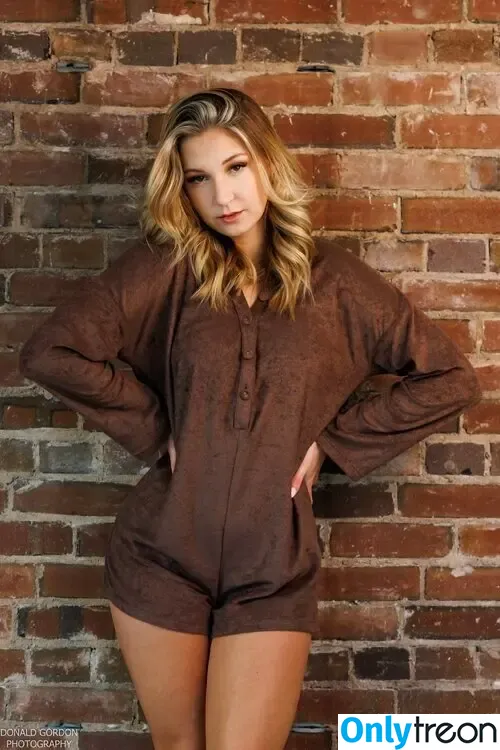 Mackenzie Lubeck nude photo #0012 (mackenzielynnlubeck)
