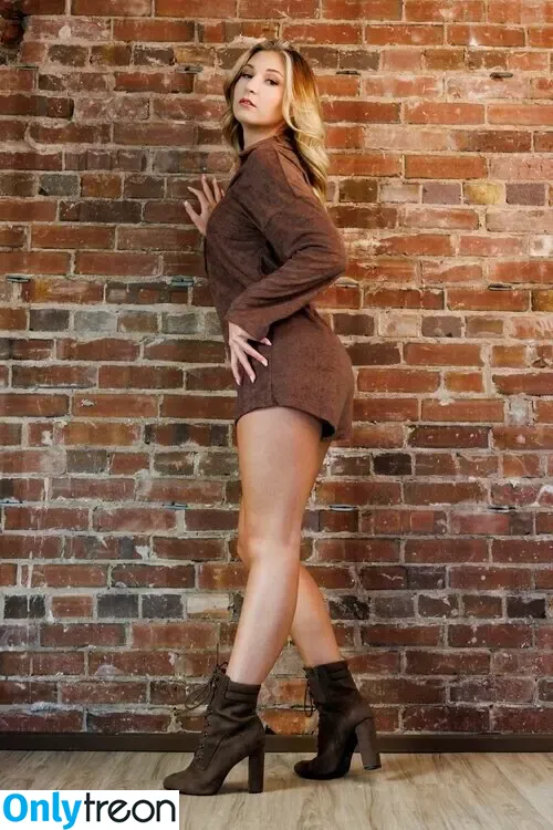 Mackenzie Lubeck nude photo #0018 (mackenzielynnlubeck)
