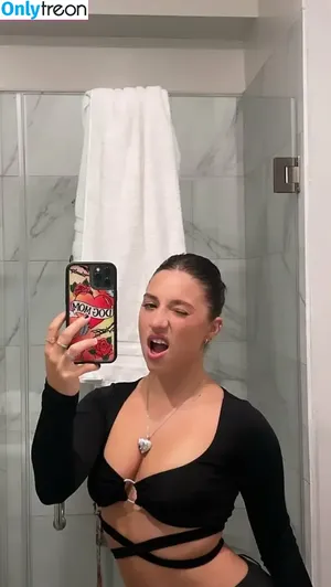 Mackenzie Ziegler / kenzie nude photo #0132