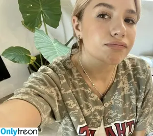 Mackenzie Ziegler / kenzie nude photo #0175