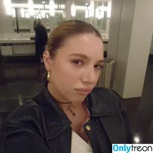 Mackenzie Ziegler / kenzie nude photo #0270