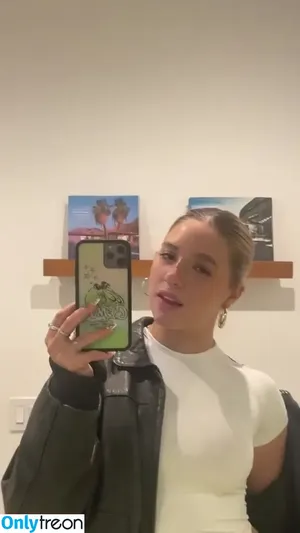 Mackenzie Ziegler / kenzie nude photo #0272
