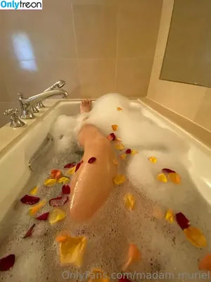 madam.muriel / madam_muriels_meltdowns nude photo #0039