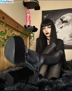 Madam Vampa / MadamZomboDomme / vampabrat nude photo #0006