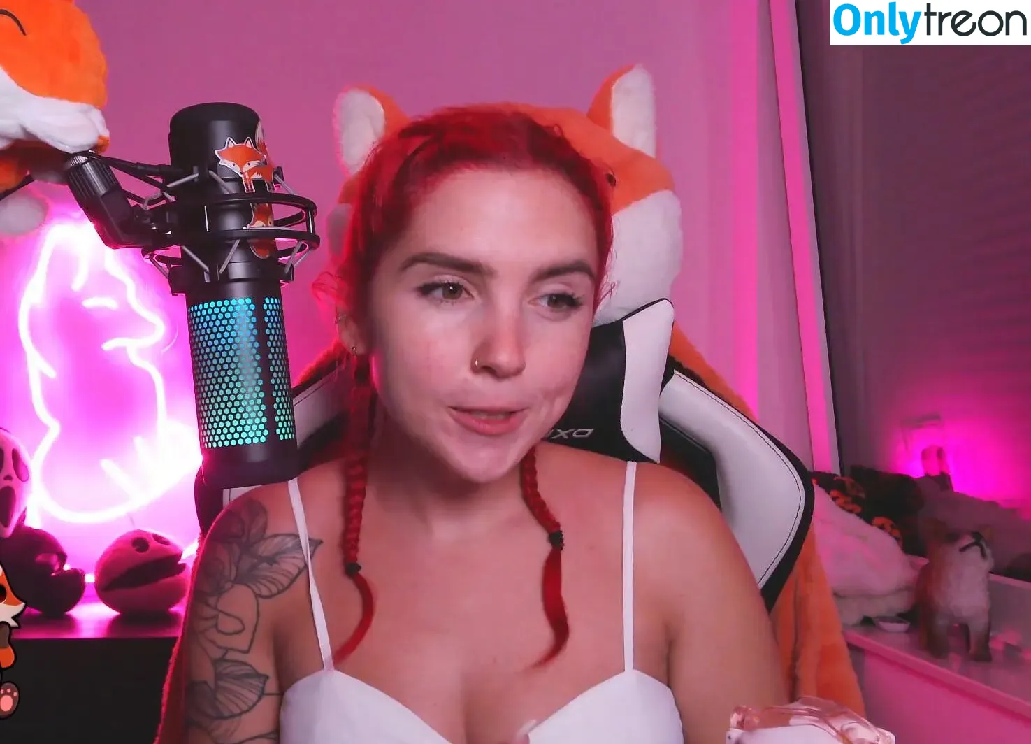 madamefoxyy nude photo #0002 (madamefoxyy)