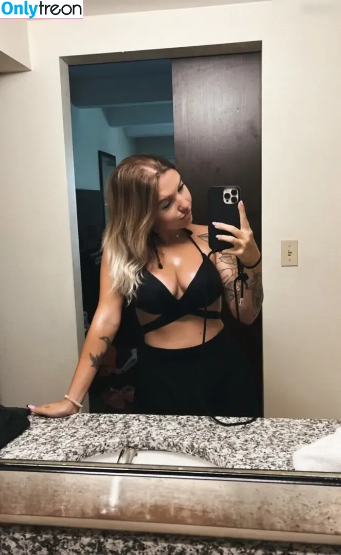madamefoxyy nude photo #0005 (madamefoxyy)
