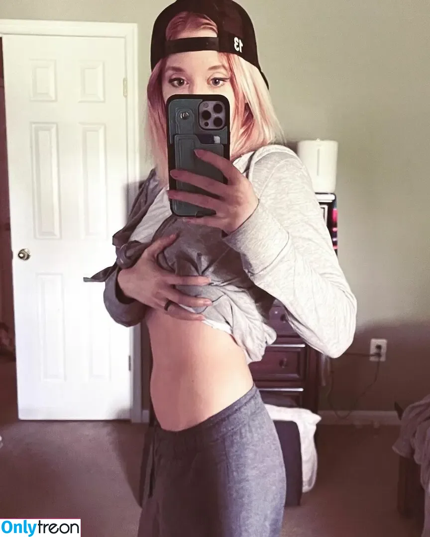 MadamSavvy nude photo #0022 (Savvy Starfruit / sexymamisavvy)