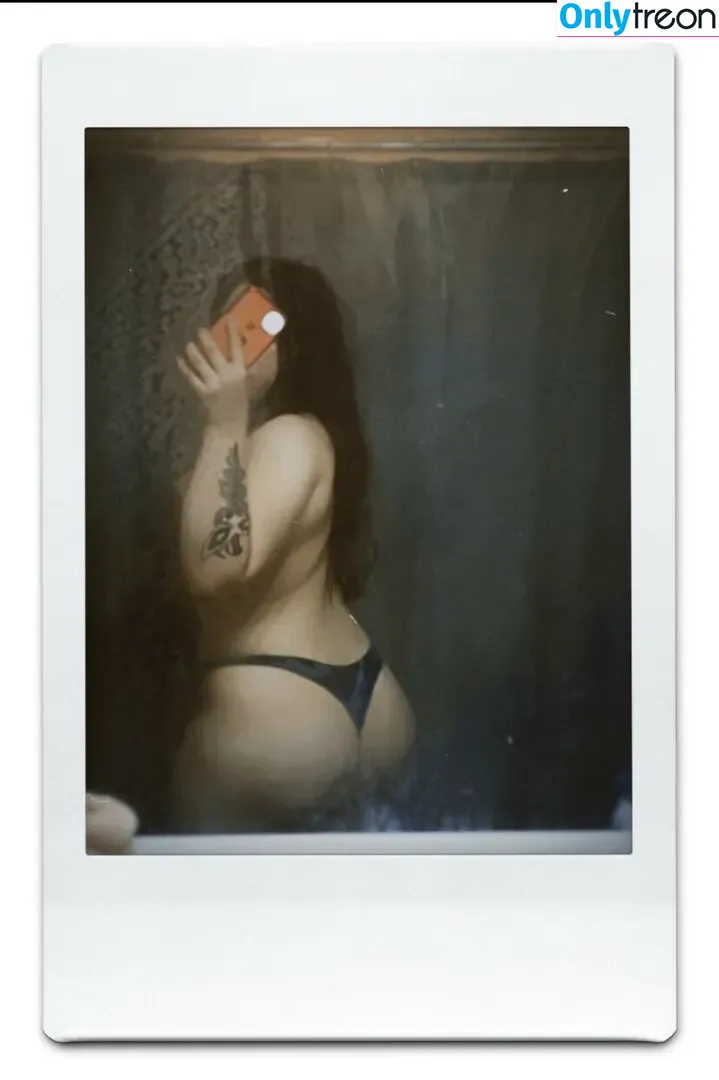 Maddibun nude photo #0001 (Maddibun)