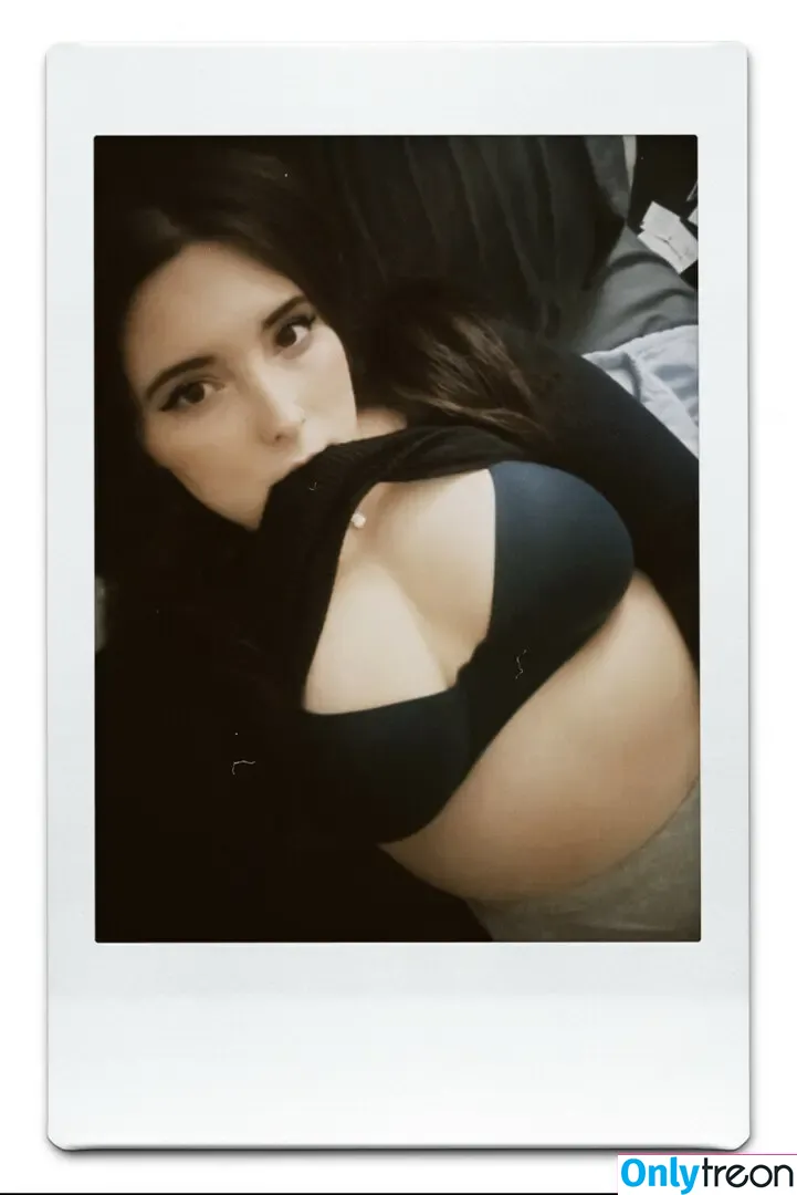 Maddibun nude photo #0002 (Maddibun)