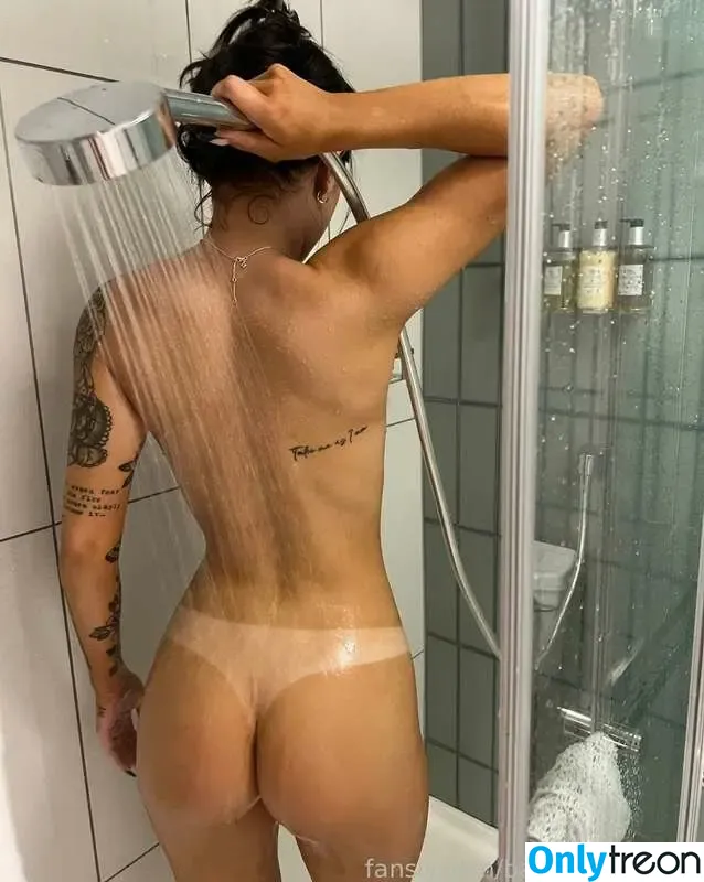 Maddie Jo nude photo #0022 (baddiebarbie00 / maddiejomusic)
