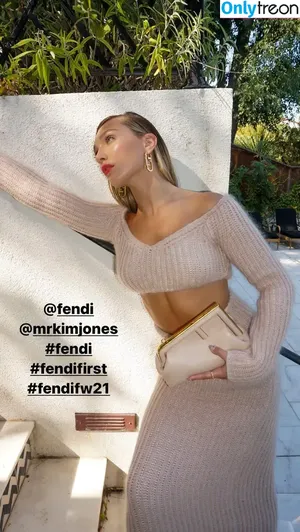 Maddie Ziegler / maddieziegler nude photo #0064