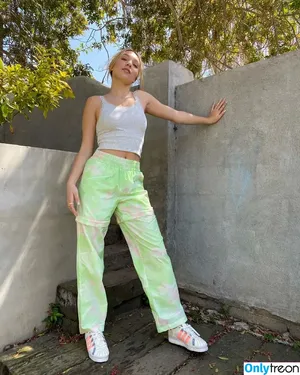 Maddie Ziegler / maddieziegler nude photo #0086