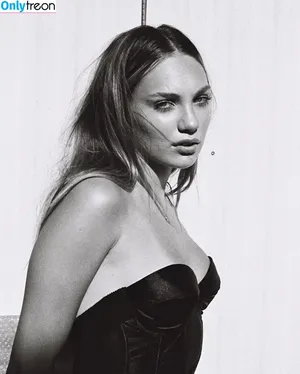 Maddie Ziegler / maddieziegler nude photo #0278