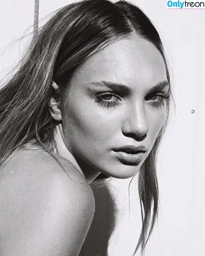 Maddie Ziegler / maddieziegler nude photo #0279