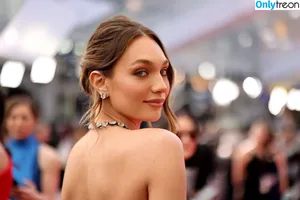 Maddie Ziegler / maddieziegler nude photo #0297