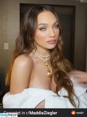 Maddie Ziegler / maddieziegler nude photo #0311