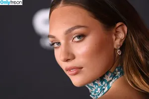 Maddie Ziegler / maddieziegler nude photo #0369