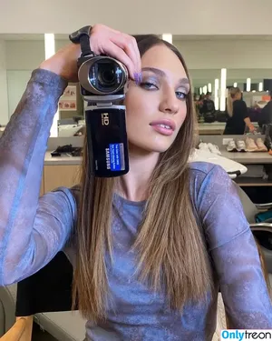Maddie Ziegler / maddieziegler nude photo #0375