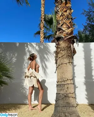 Maddie Ziegler / maddieziegler nude photo #0385