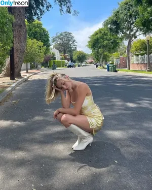 Maddie Ziegler / maddieziegler nude photo #0399