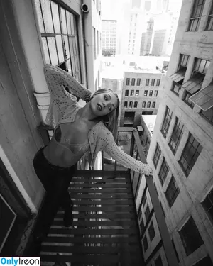 Maddie Ziegler / maddieziegler nude photo #0411