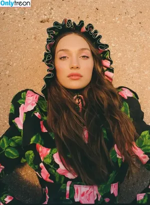 Maddie Ziegler / maddieziegler nude photo #0468